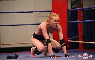Hot wrestling match between Bianka Lovely and Gitta Blond