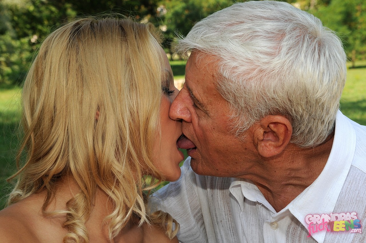 Kiss Porn Kissing Kiss Porn Kiss Porn Showing Media Posts For Old And Young