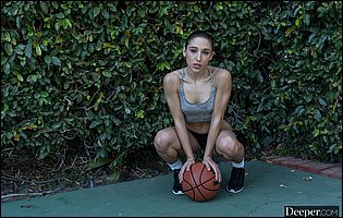 Hot sporty girl Abella Danger presents fit body