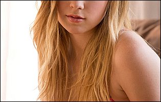 Gorgeous blonde Alaina Fox poses naked for camera