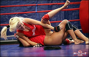 Hot wrestling match between Andrea Sultisz and Brandy Smile
