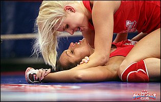 Hot wrestling match between Andrea Sultisz and Brandy Smile