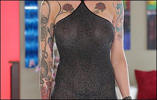 Anna Bell Peaks strips her sexy mini dress