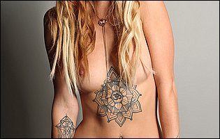 Cute blonde Arya Fae loves showing her hot body