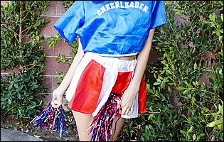 Cute cheerleader Belle Knox posing for your pleasure outdoor