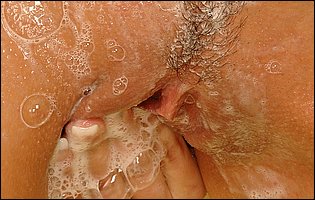 Cindy Hope masturbating in the shower