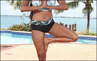 Sporty girl Diamond Jackson shows her amazing body