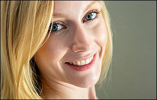 Beautiful ballerina Emma Starletto loves posing for camera