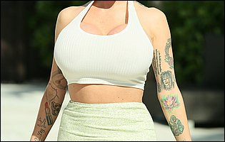 Big boobed MILF Joslyn James teasing with hot nude body outdoor