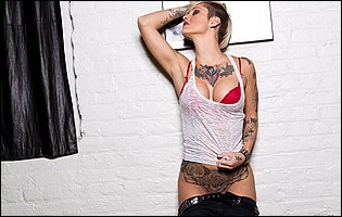 Kleio Valentien teasing with hot naked body