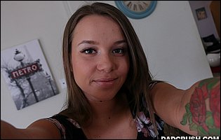 Innocent teen Liza Rowe likes posing for camera