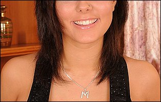 Nikky Thorne fisting beautiful Melanie Memphis very hard
