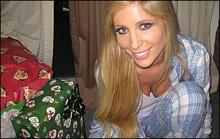 Cute beauty Tasha Reign gives blowjob and gets fucked in POV